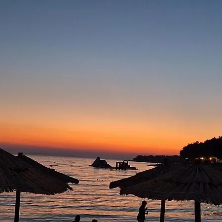 Sunset B&i Primosten
