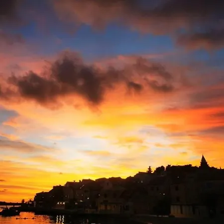 Sunset B&i *